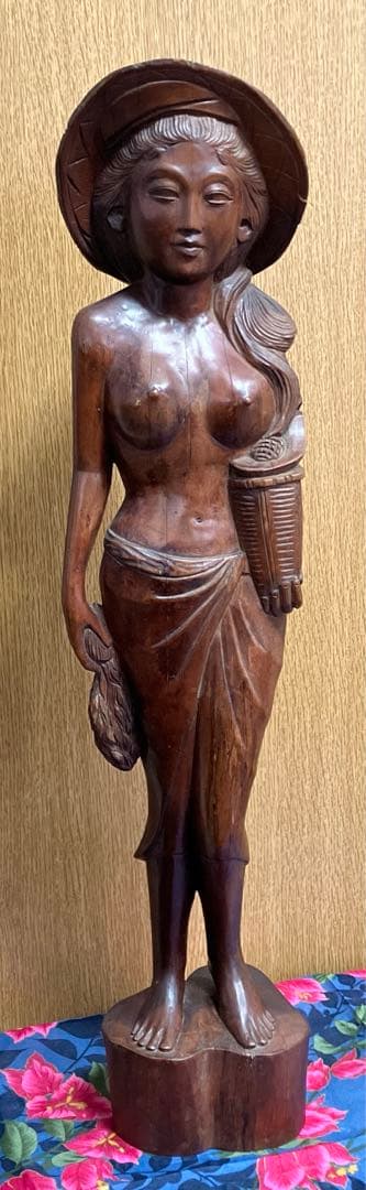 バリ島 美人木製女性像彫刻 インドネシア産 かなりヴィンテージ。裸婦