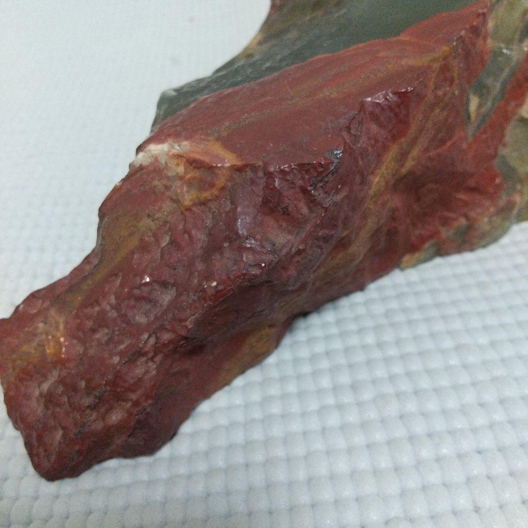 まるで惑星 4.2kg 碧玉? 赤/緑/黄の縞模様が美しい観賞石31cm