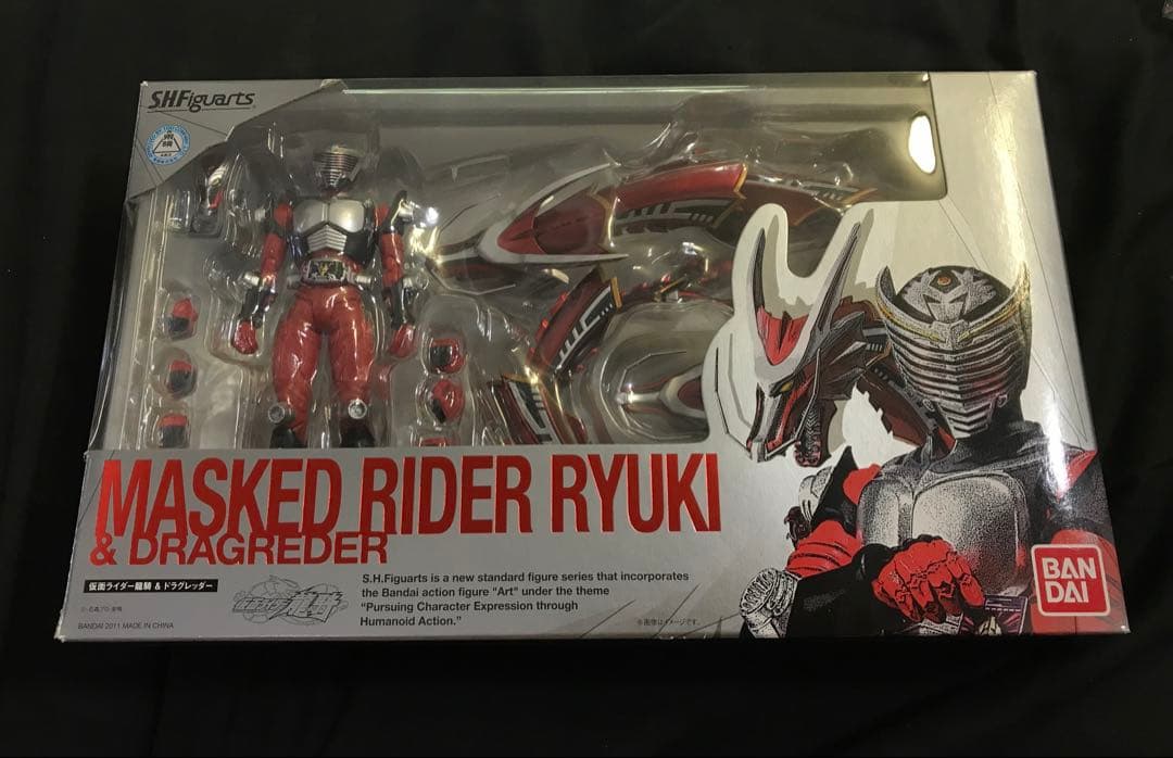 仮面ライダー龍騎　S.H.フィギュアーツ ドラグレッダー付き S.H.Figuarts 仮面ライダー龍騎&ドラグレッダーセット | 魂ウェブ