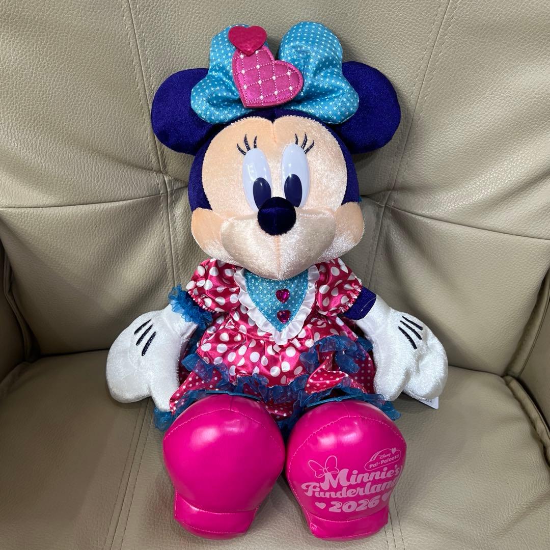 ディズニー パルパルーザ ミニー ぬいぐるみ　⑥ 新品未使用】ディズニー パルパルーザ2026 ミニー ぬいぐるみ - メルカリ