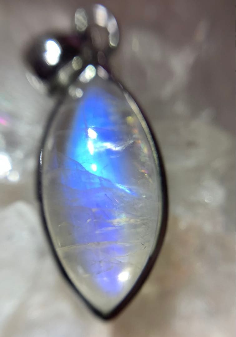 ⭐️eye様⭐️ 《ハイグレード》ホワイトラブラドライト　ペンダントトップ